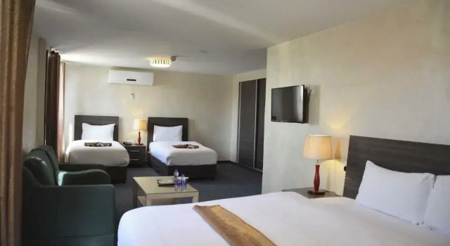 Трёхместный номер Standard Olive Hotel Amman
