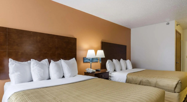 Четырёхместный номер Standard Quality Inn Osceola