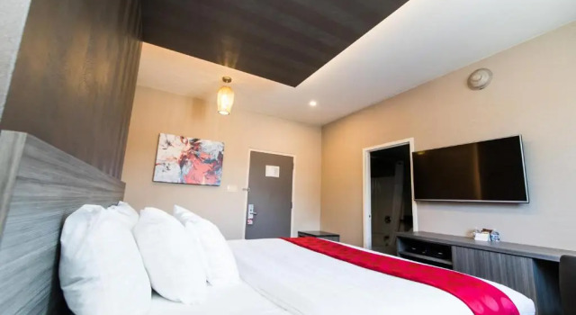 Двухместный номер Executive Ramada by Wyndham Bronx