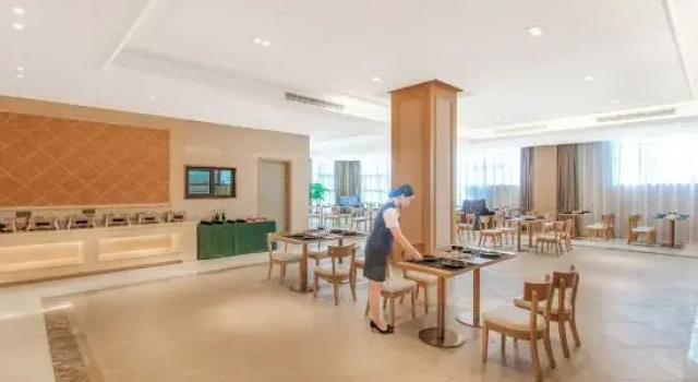 Vienna International Hotel (Pingxiang Yuhu Road Branch), Boek Hotel Hotels in Pingxiang met parkeren, Parkeren