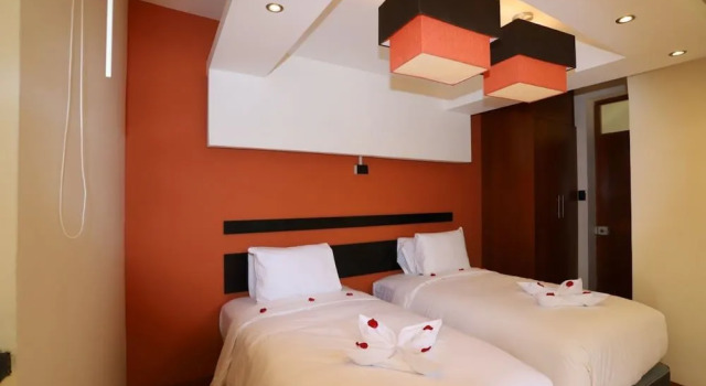 Capac Hotel II