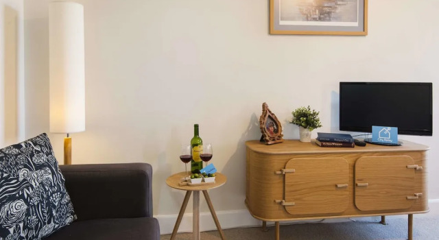 Bright Queen Alexandra Apartment - MPN