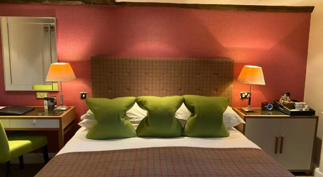 Номер Economy Langshott Manor - Luxury Hotel Gatwick