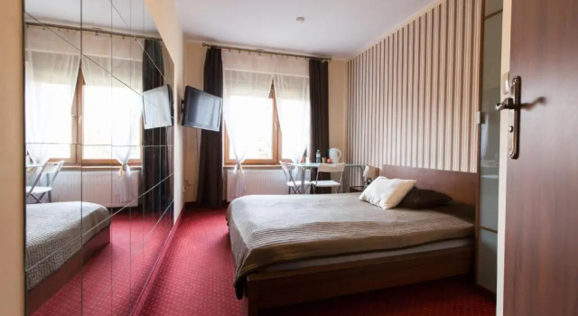 Villa Ventana Poznań City Free Parking Śniadanie w Cenie, Забронировать Вилла Отели Вилда с парковкой, Парковка