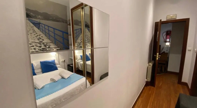 Pensión Gran Bahía 2, Rezerwuj Hotel Hotele w Baskonia z parkingiem, Parking