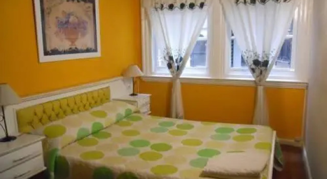 1385 Hostel