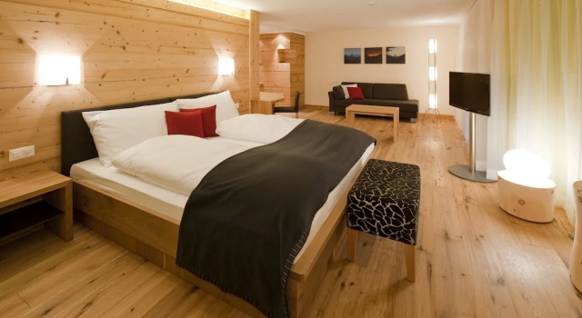 Полулюкс Hotel Royal