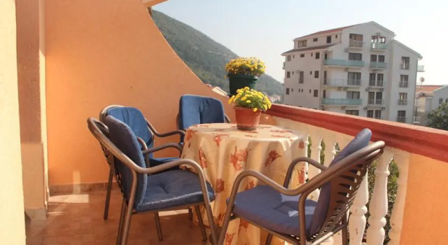 Sunny Villa Apartments, Book Apartment Cheap Hotels in Budva County