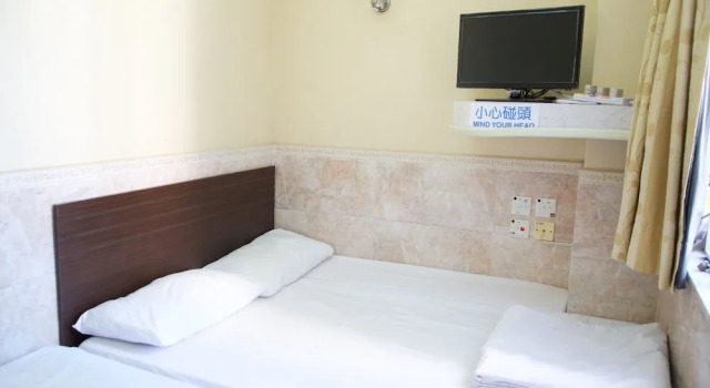 Трёхместный номер Standard Yau King Hotel