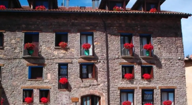 Apartment With one Bedroom in Laspaúles, With Wonderful Mountain View and Wifi - 44 km From the Slopes, Book Apartment Hotels in Aragon with Parking, Parking