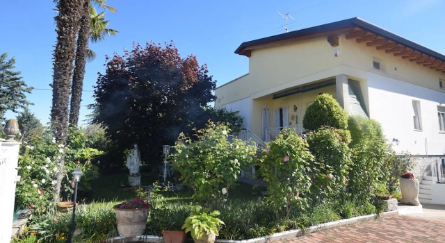 BB Le Fate, Prenota Hotel Hotel a Veneto con piscina, Piscina