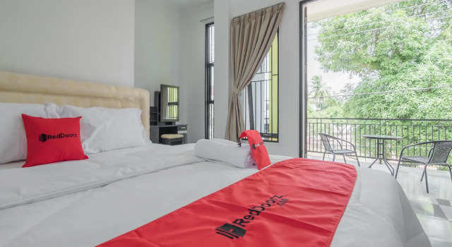 Номер Premium RedDoorz Syariah near Sultan Thaha Airport Jambi