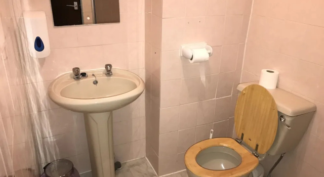Economică cameră Hello Roomz