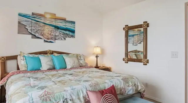 Ocean View Getaway in Historic St Augustine, Rezerwuj Apartament Hotele w Saint Augustine Area z parkingiem, Parking