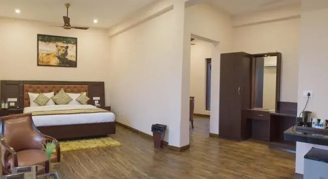 Resorts By The Baagh, Corbett, Rezerwuj Hotel Hotele w Uttarakhand z basenem, Basen