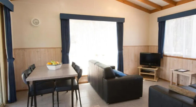 Номер Deluxe The Lakes Beachfront Holiday Park