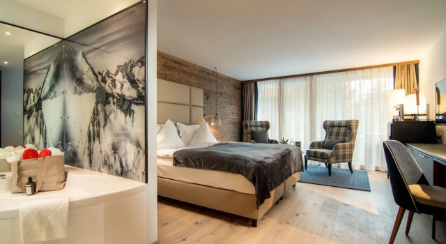 Двухместный номер Superior с балконом Walliserhof Grand-Hotel & Spa Relais & Châteaux