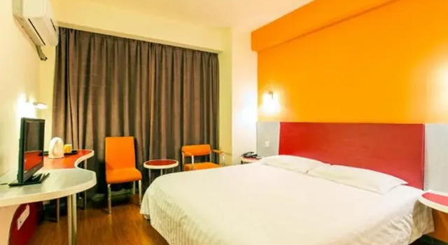 Motel 168 Longhe Road Inn Shenzhen, Book Motel Moteller i Guangdong, Motel
