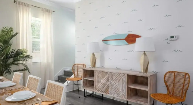 Fun Airy Florida Vacation Home With Private Pool, Rezerwuj Dom wakacyjny Hotele w Saint Augustine Area z parkingiem, Parking