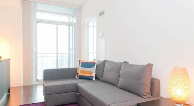 N2N Suites - Downtown Lake & City View offered by Short Term Stays