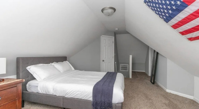 Beautiful 3BR2BA CozySuites |7 min to Lucas Oil, Prenota Hotel Hotel a Indiana con parcheggio, Parcheggio