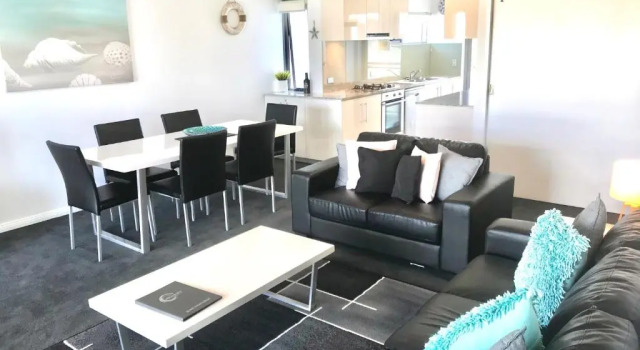 Апартаменты Proximity Waterfront Apartments