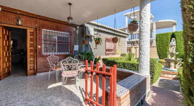 Коттедж Chalet acogedor con piscina muy cerca de Granada
