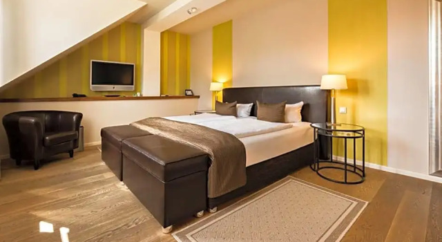 Hotel & Gasthof Zur Linde, Book Hotel Michendorf 