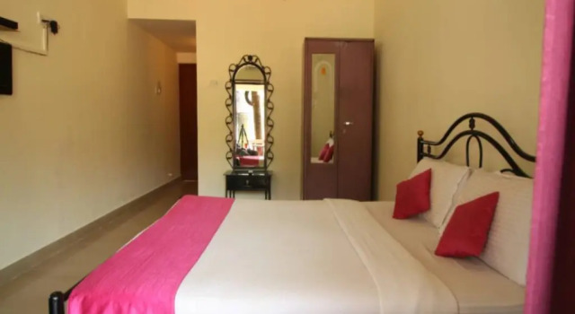 Hotel Sun & Sea, Забронировать Отель Калангут Северный Гоа, рядом с Пляж Калангут