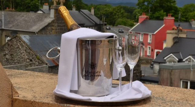 Семейный номер Standard с балконом Fairhill House Hotel