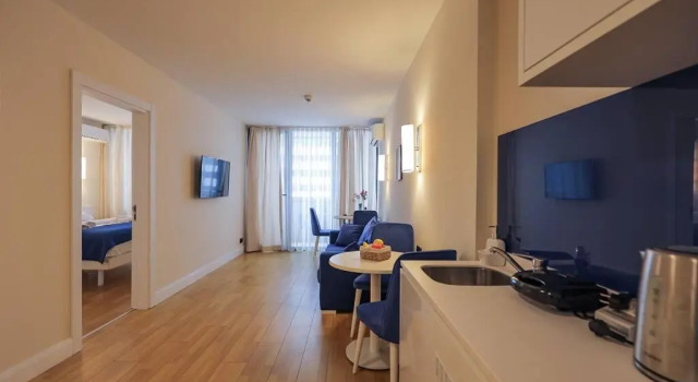 Lovely 1BR apartment with balcony by the Black sea beach, Book Apartment Batumi 