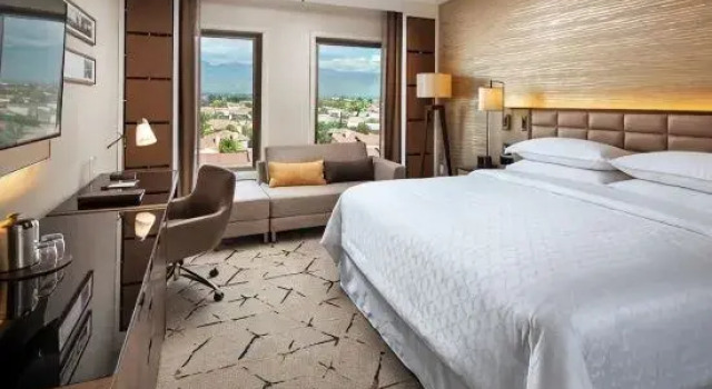 Номер Standard Sheraton Los Angeles San Gabriel
