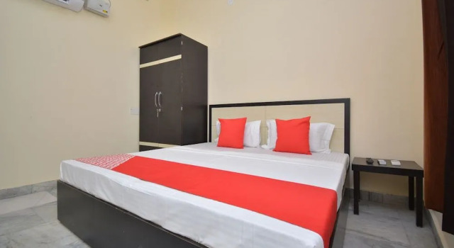 Oyo 37226 Jass Stays, Book Hotel Ludhiana Punjab