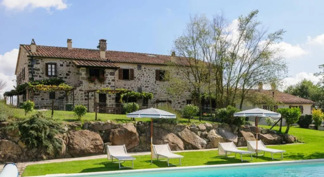 Коттедж c 1 комнатой Girasole Cottage overlooking the Orcia valley in Tuscany