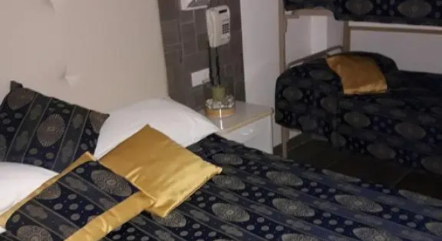 Четырёхместный номер Standard с балконом Hotel Venus