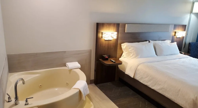 Двухместный люкс Holiday Inn Express & Suites Donegal by IHG