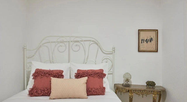 Idyllic Light-Filled Alfama Apt, By Timecooler