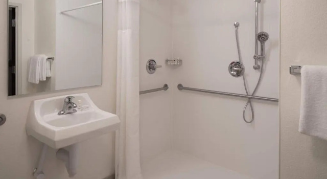Номер Standard Courtyard Baton Rouge South