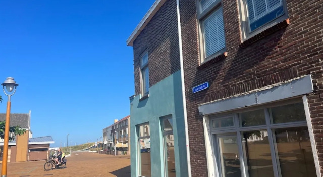Unique House Within Walking Distance of the Beach
