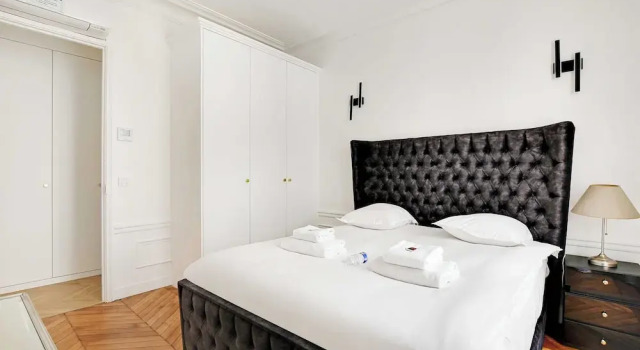 Superb Apartment - 3bd/8p - Arc de Triomphe, Забронировать Апартаменты/квартира Отели Парижа с парковкой, рядом с Свято-Троицкий собор и Русский православный духовно-культурный центр, Парковка