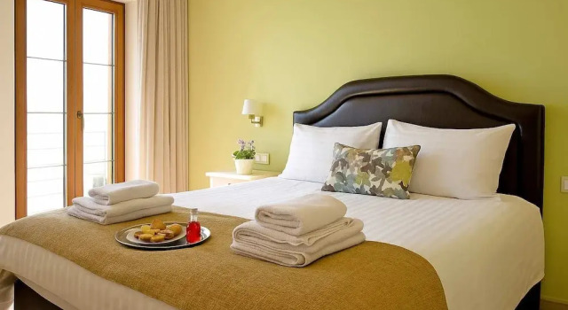 Arktos Hotel Deluxe Suite With Lake View, Rezerwuj Hotel Janina Epir