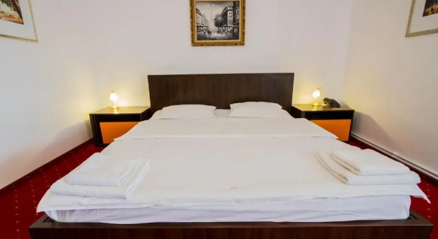 Complex Turistic Max International, Rezervovat Hotel Hotely v Prahova Valley s parkováním, Parkování