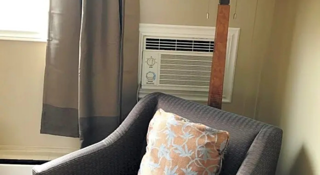 Люкс Deluxe Seasons Inn Halifax