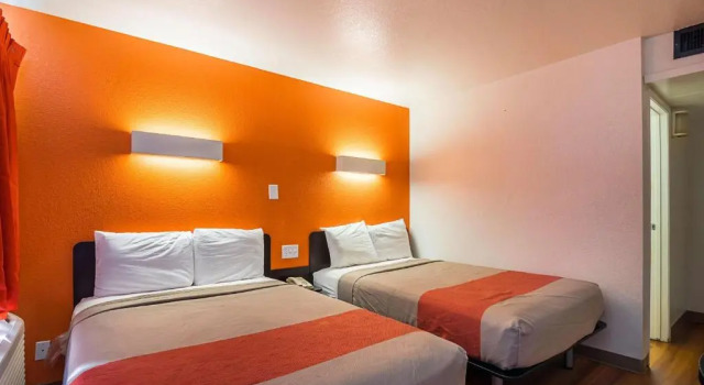 Четырёхместный номер Standard Motel 6-Bessemer, AL - Birmingham
