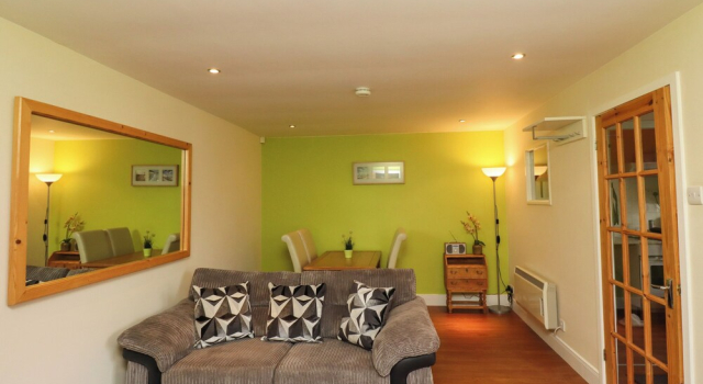 Flora Cottage