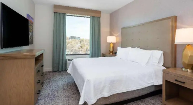 Люкс с красивым видом из окна Homewood Suites By Hilton Albuquerque Downtown