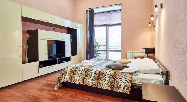 Апартаменты Апартаменты Home-Hotel, ул. Лысенко, 1