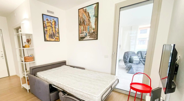 Amazing BRAND NEW 2 room upper scale with condo GYM close to metro