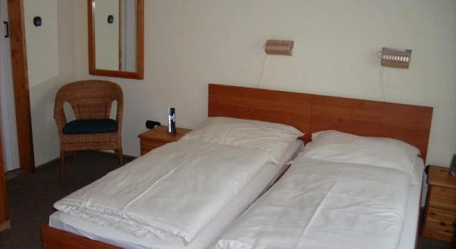 Domhotel Bed & Breakfast, Забронировать Отель Отели Шлезвиг с парковкой, Парковка