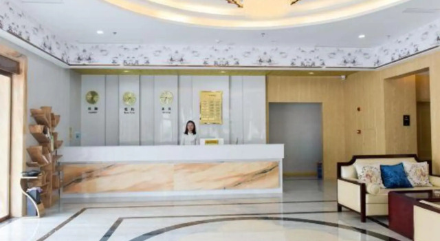 Platform  Hotel, Prenota Hotel Hotel a Sichuan con parcheggio, Parcheggio